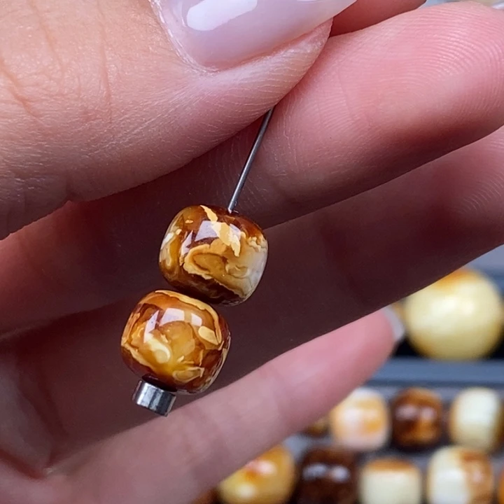 琥珀颈饰未镶嵌同料对珠