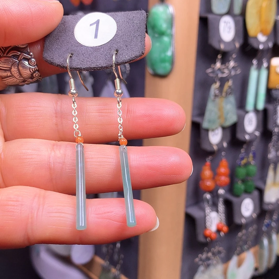 银S925镶嵌翡翠耳饰暴****驴