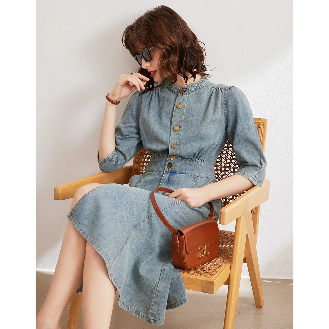 白鹿语25春秋立体小翻领修身复古纽扣鱼尾摆牛仔裙连衣裙BY20112