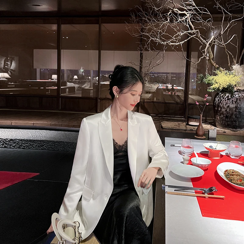 高级感缎面西装外套女2025春秋新款韩版宽松显瘦轻奢气质西服上衣