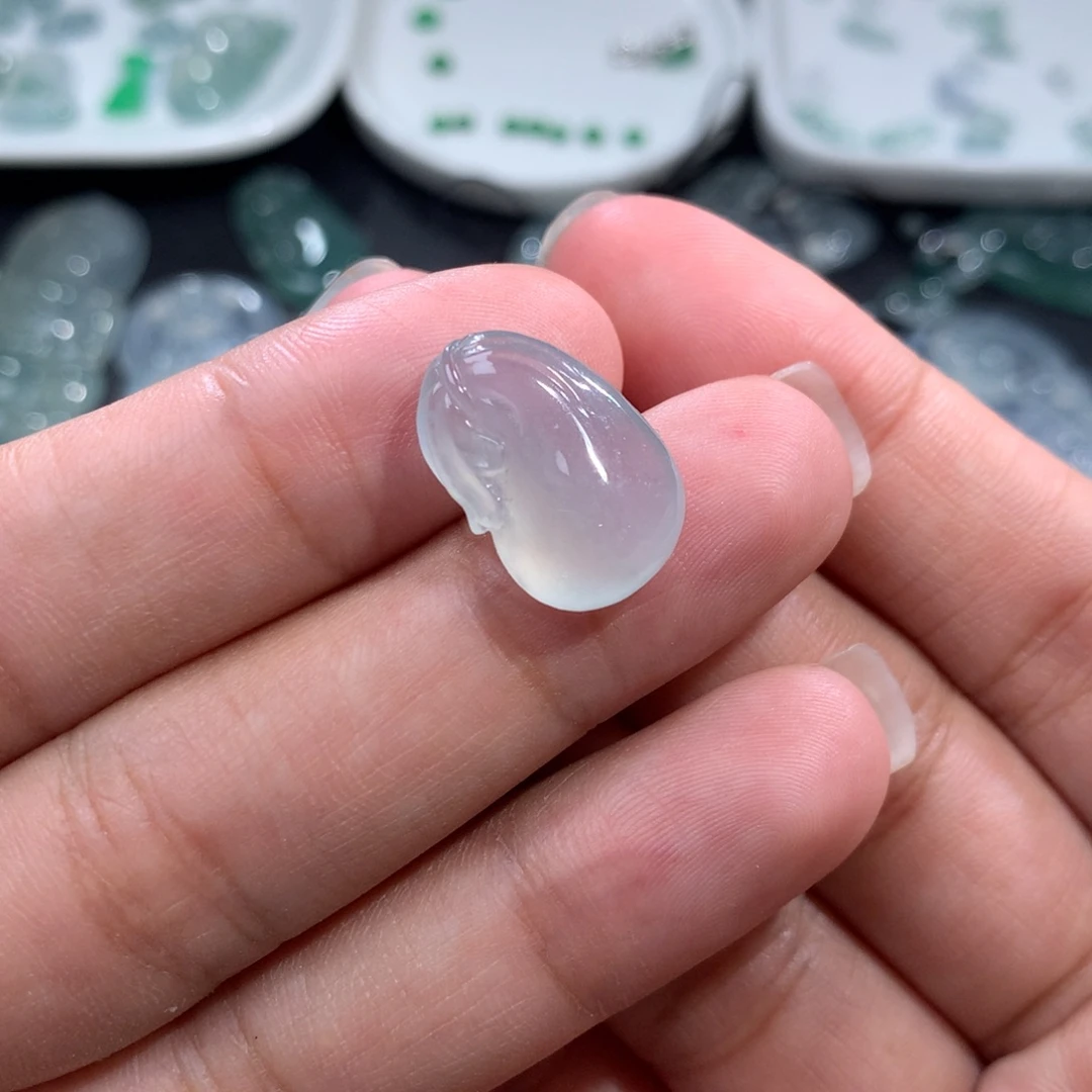 翡翠裸石未镶嵌胖钱袋