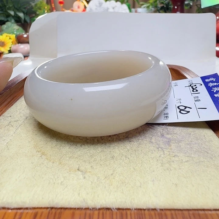 一***愛石英质玉未镶嵌手镯