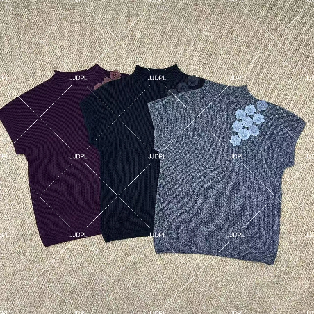 静静推荐 秋装新款时尚气质小花朵针织上衣22c6301