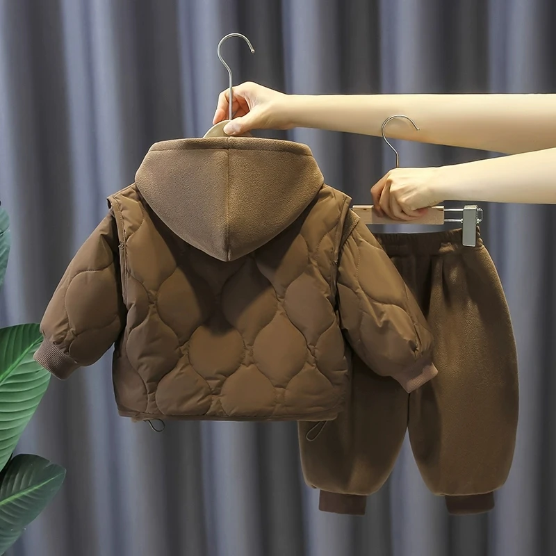 男童秋冬装套装2025新款运动休闲马甲三件套儿童冬季加绒加厚童装