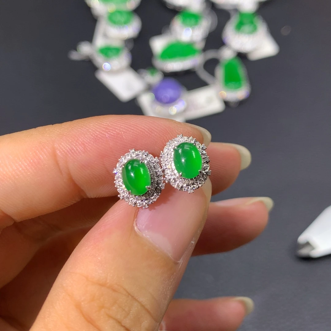 翡翠18K金镶嵌耳饰翡翠