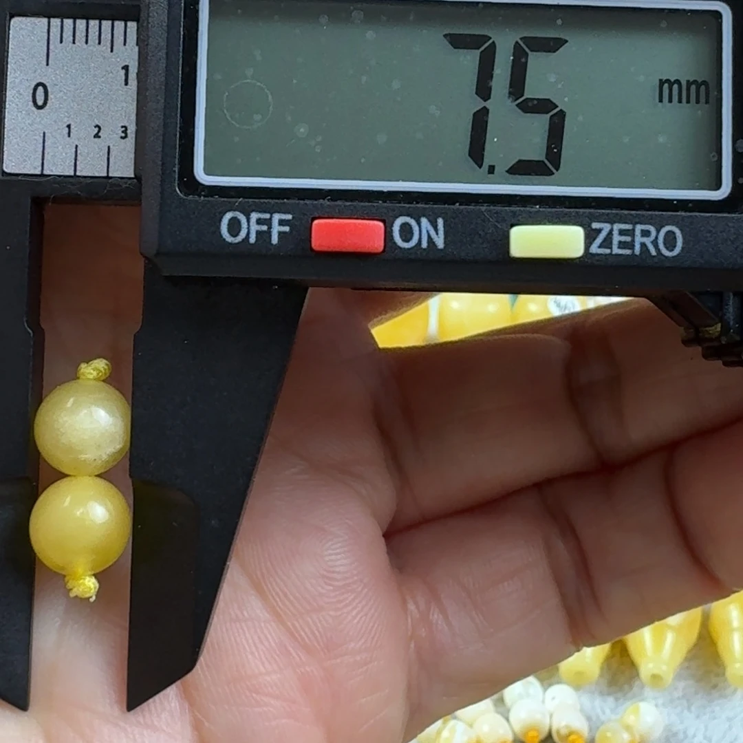 蜜蜡未镶嵌裸石12杂