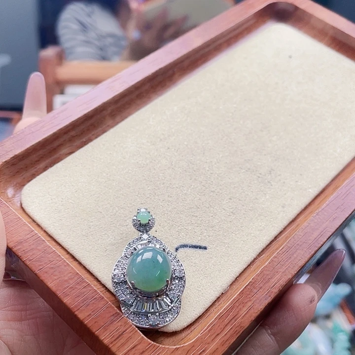 翡翠未镶嵌颈饰天然翡翠Ａ货