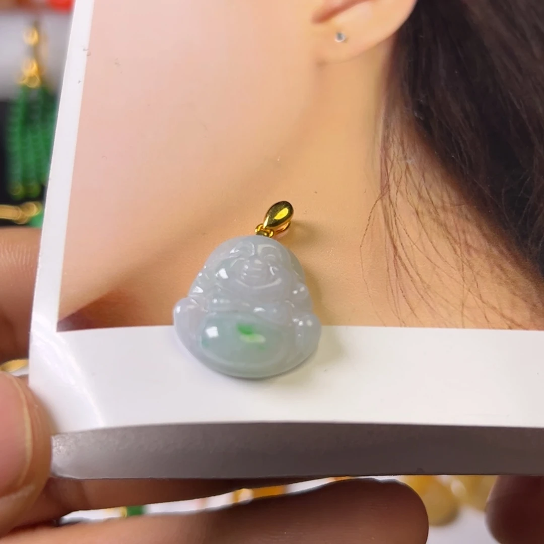 翡翠颈饰18K金镶嵌佛公吊坠