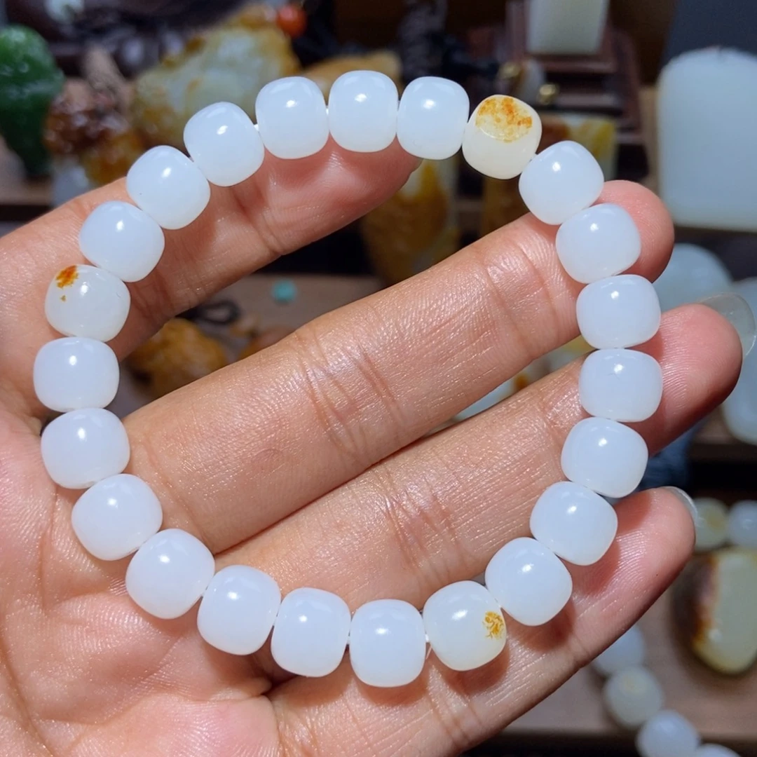 用***1和田玉未镶嵌颈饰