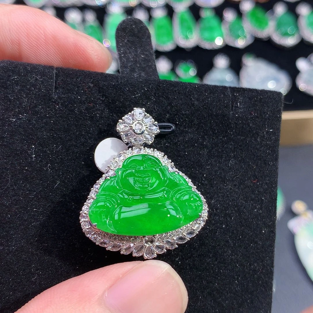 翡翠18K金镶嵌颈饰