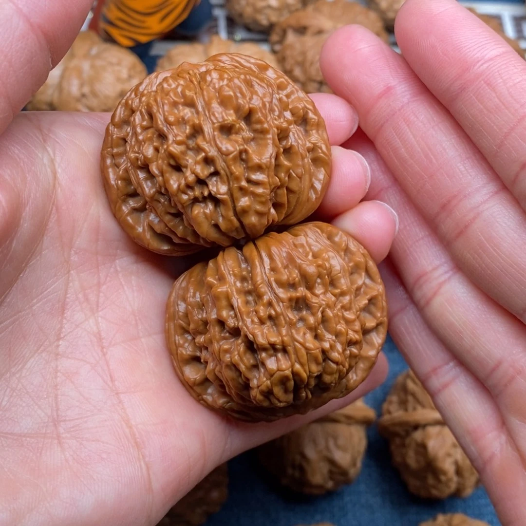 文玩核桃把件43精配汉高楼