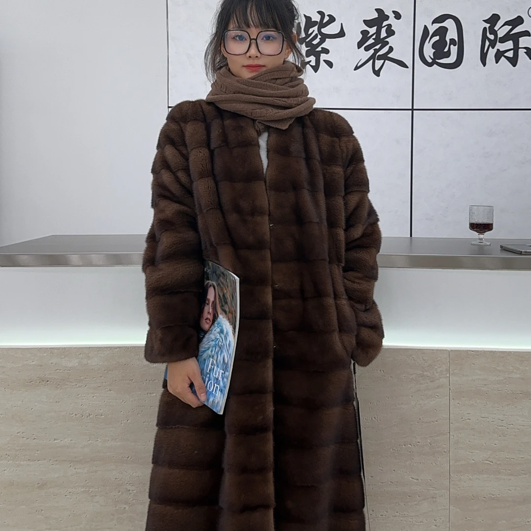 ZQGJ紫裘国际貂皮大衣女装咖啡色全挖削横排长款外套