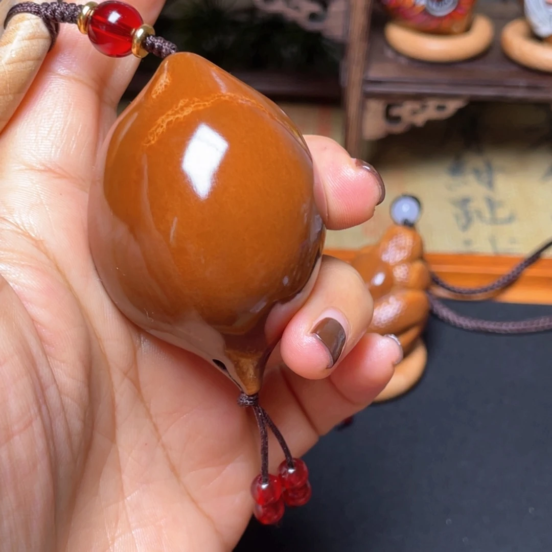 橄榄核吊坠一线天40穿配