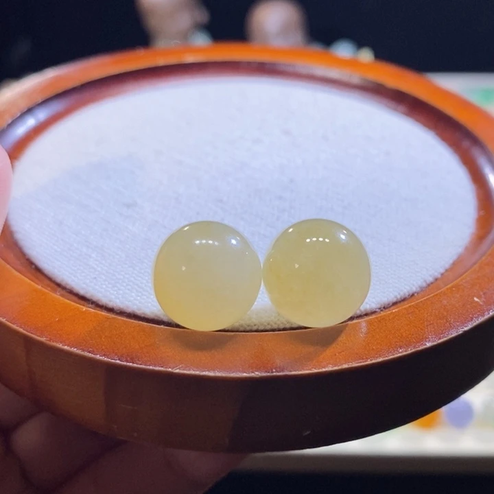 翡翠未镶嵌吊坠(不含链)翡翠冰黄珠（随机发一个）