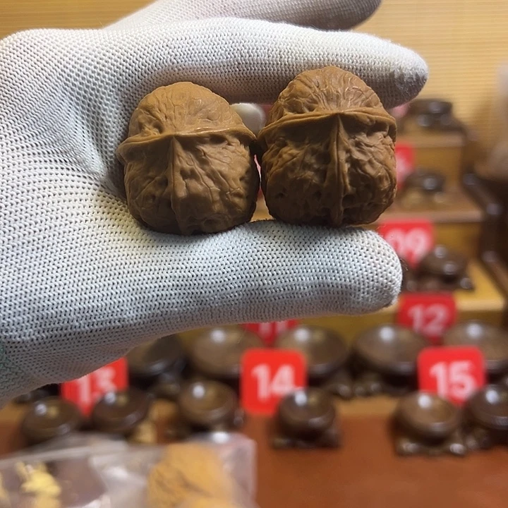 文玩核桃把件密三棱
