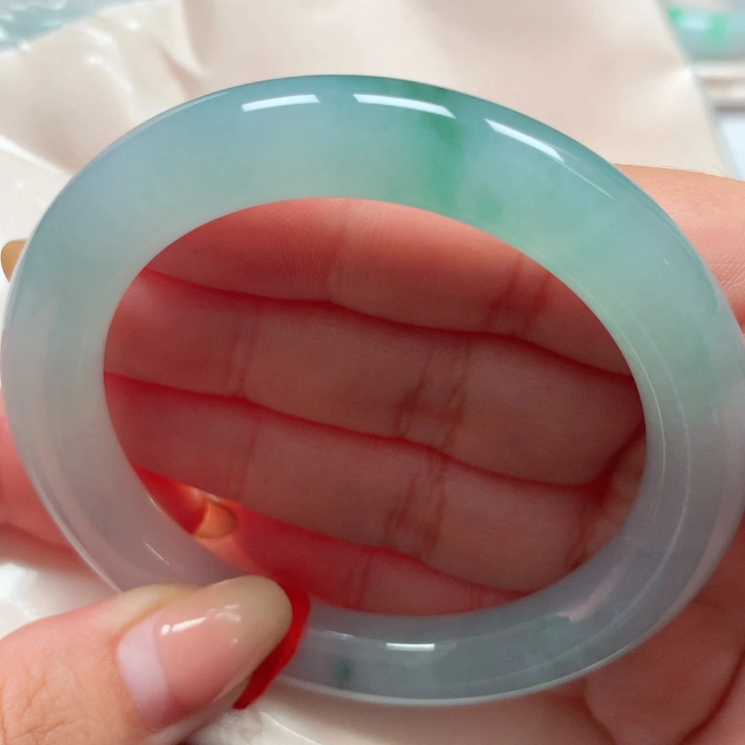 翡翠未镶嵌手镯（圆镯）15冰胶海蓝之谜 起光