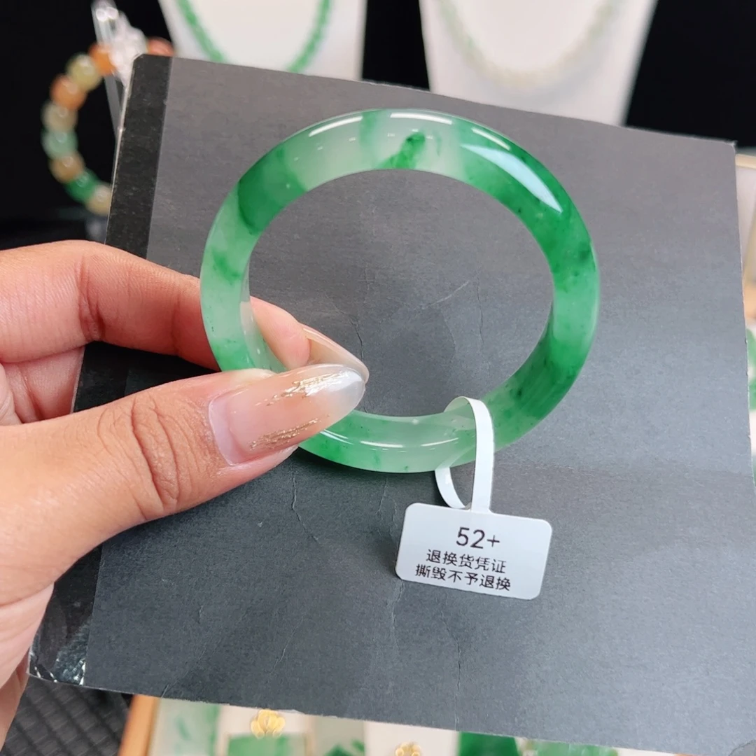 石英岩玉未镶嵌手镯