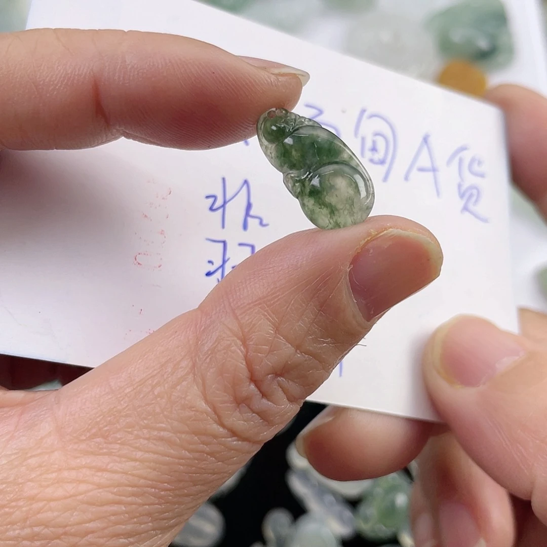 翡翠颈饰未镶嵌J***x鹦鹉