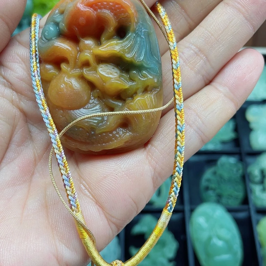 蛇纹石玉未镶嵌颈饰水**蓝