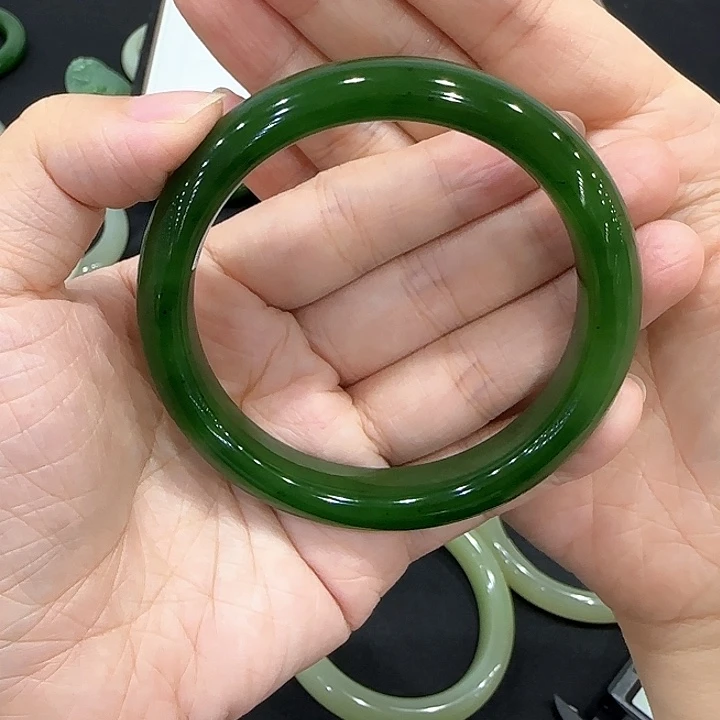 和田玉手镯未镶嵌清*