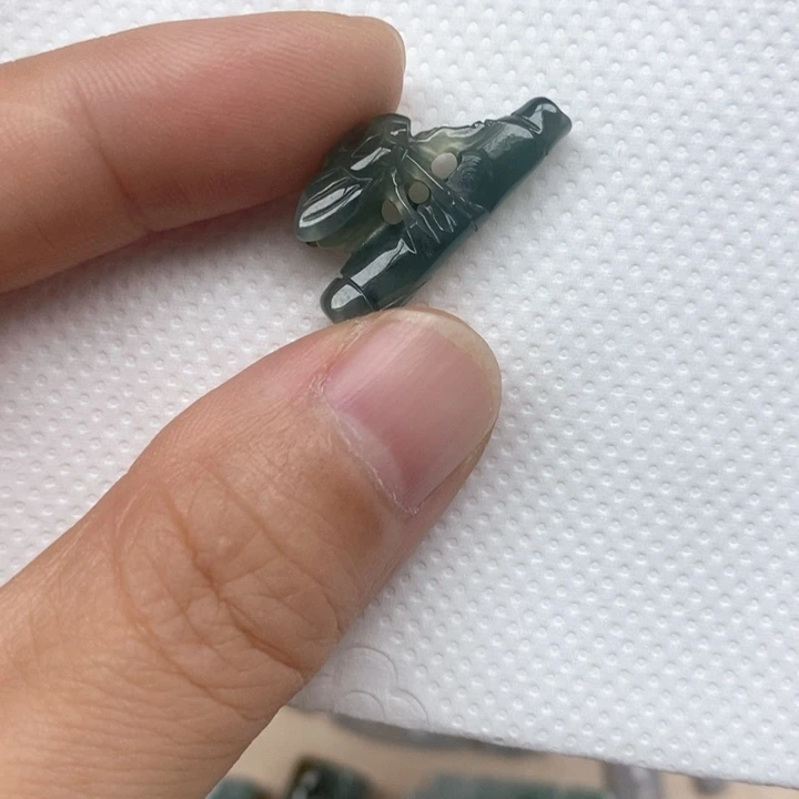翡翠未镶嵌颈饰天然缅甸翡翠
