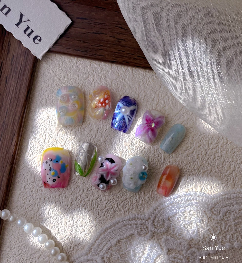 奶芙芙丨色彩感手绘捏花ins风小短甲