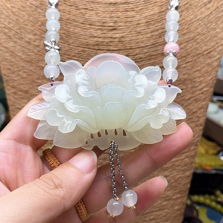 蛇纹石玉吊坠未镶嵌