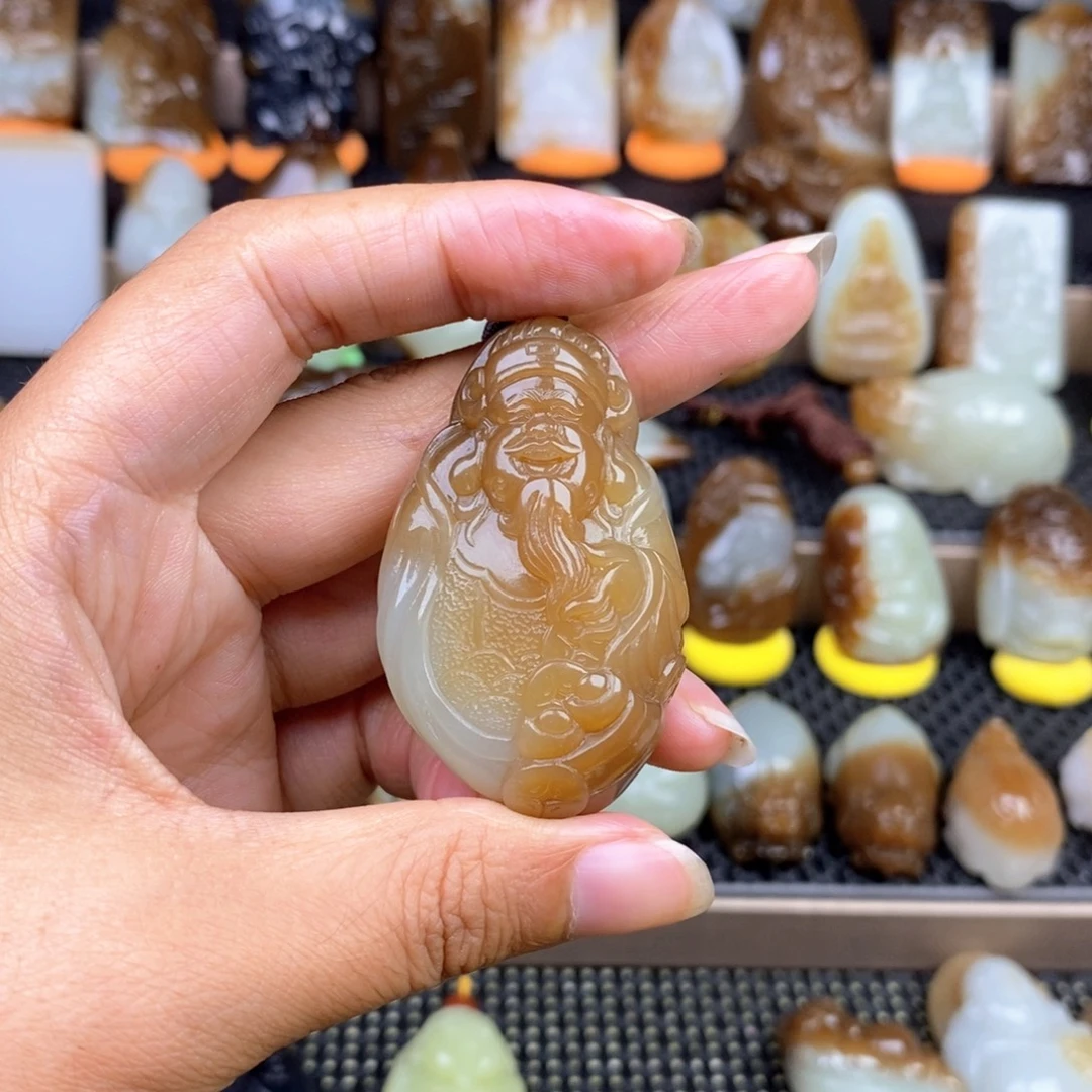 简***单颈饰未镶嵌和田玉