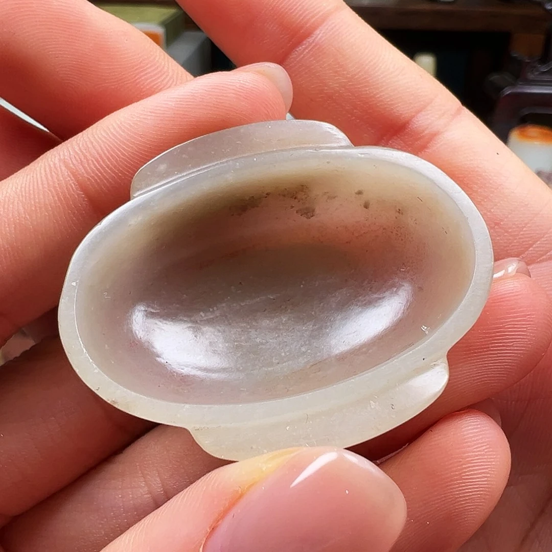 颈饰未镶嵌和田玉和****?