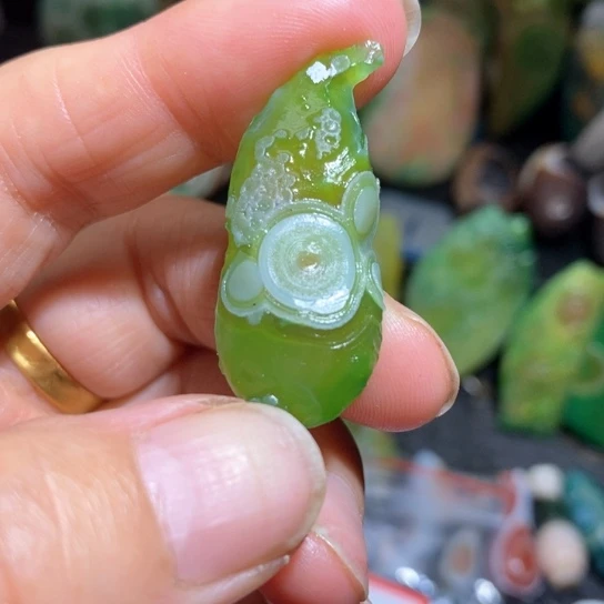 石英质玉珠宝半成品未镶嵌那*是