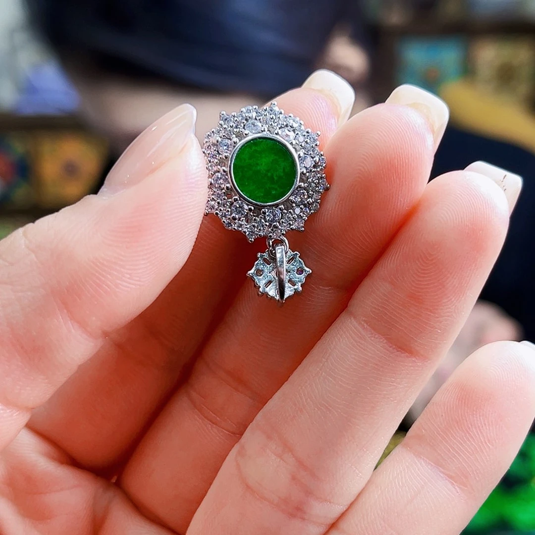 颈饰银S925镶嵌翡翠多样性