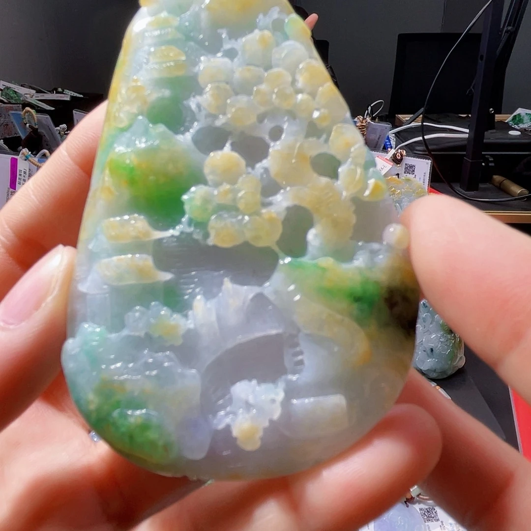 颈饰未镶嵌翡翠一