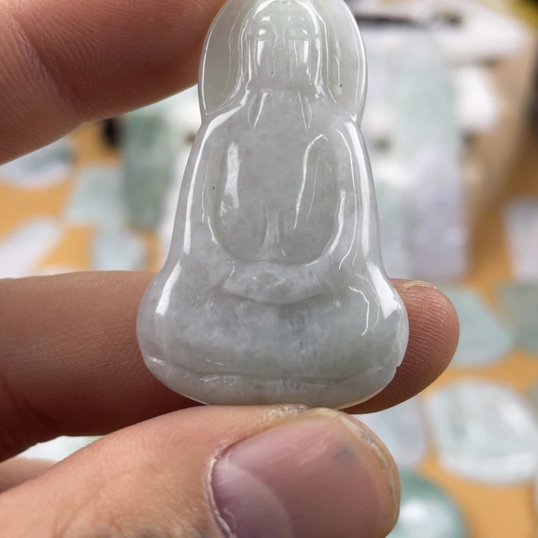 翡翠未镶嵌颈饰观音