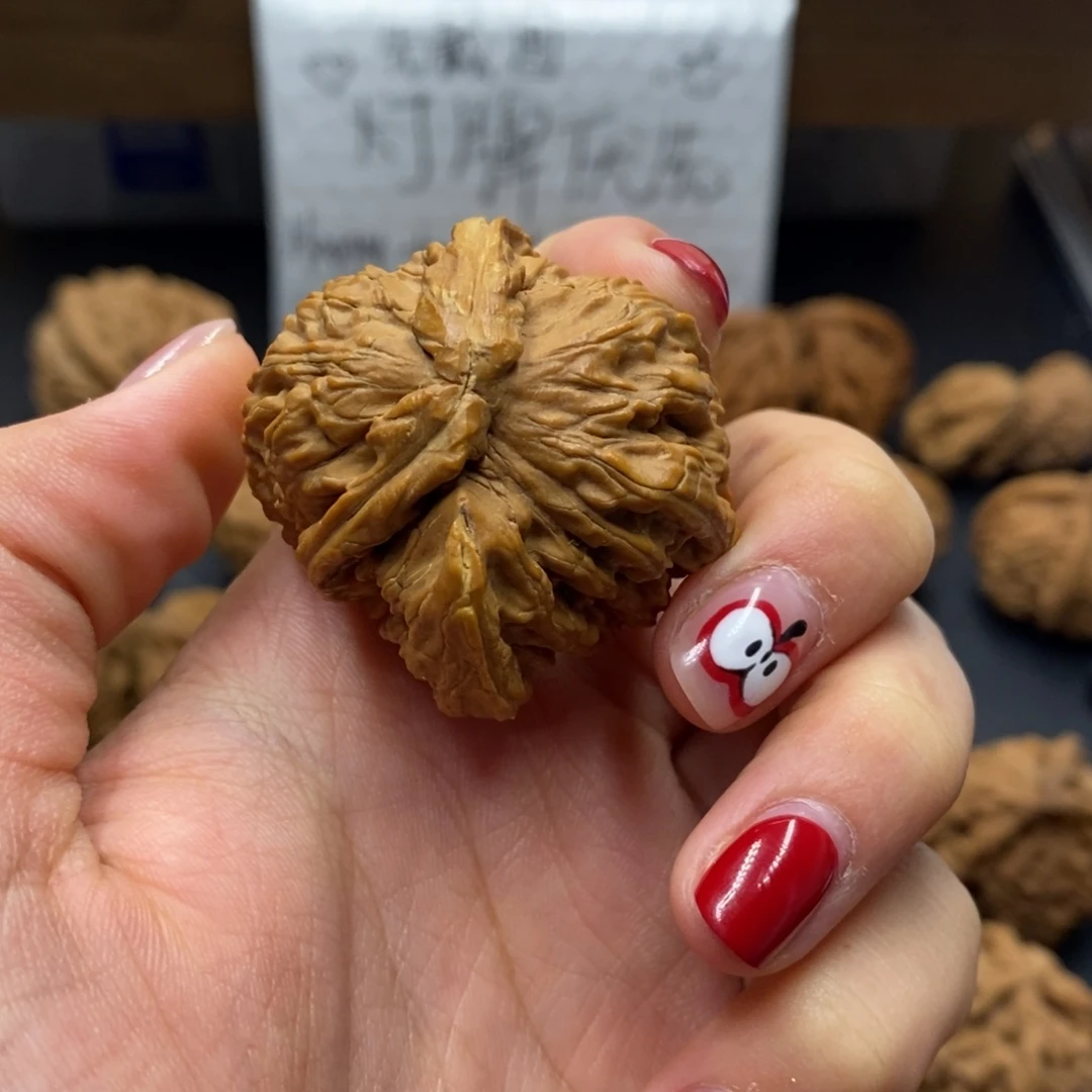 郭***店文玩核桃吊坠白狮子