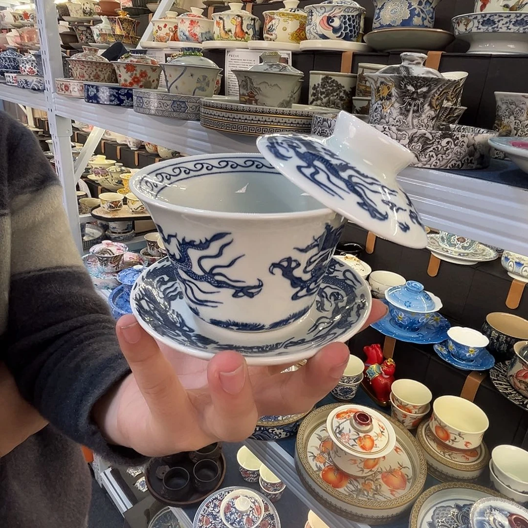 这些盖碗很漂亮！！！