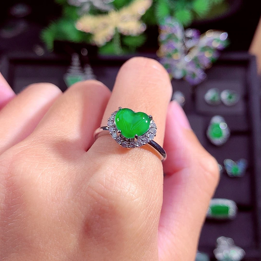 颈饰未镶嵌翡翠天然