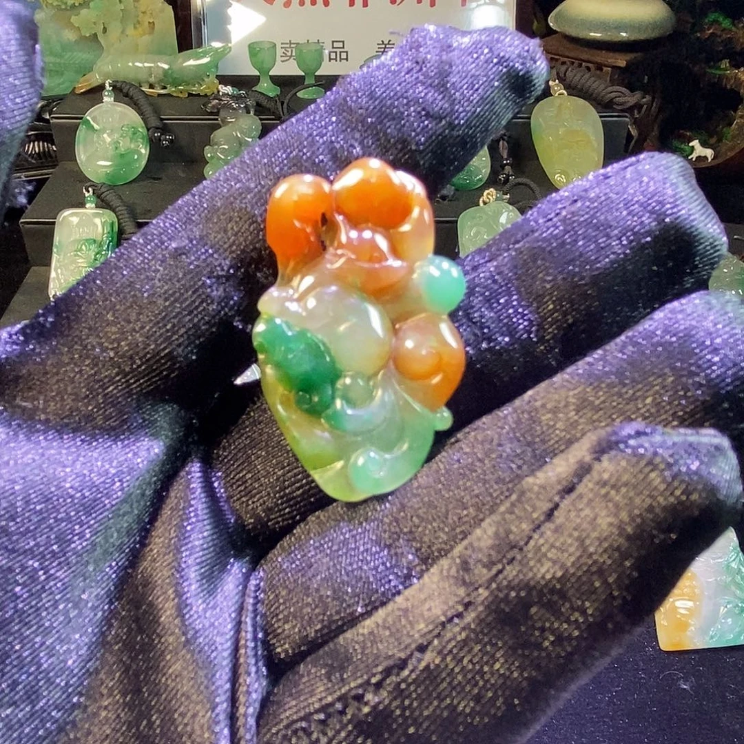 石英质玉（非洲翠）合金吊坠(赠链)