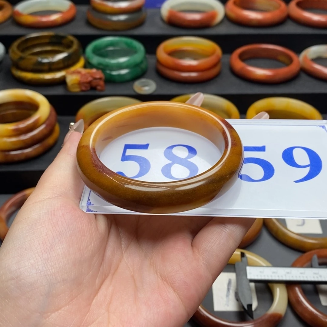 石英质玉（黄龙玉）手镯未镶嵌