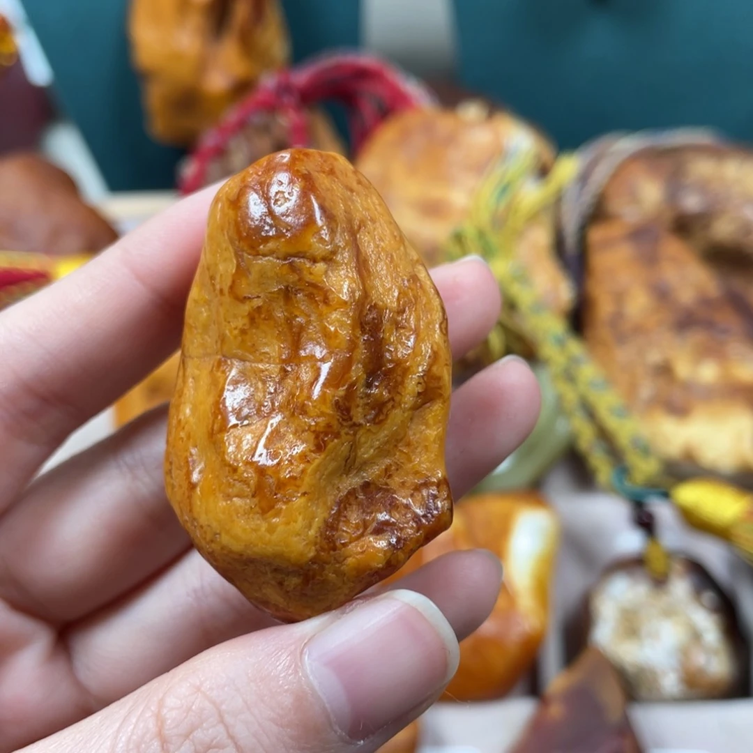 琥珀珠宝奇石未镶嵌