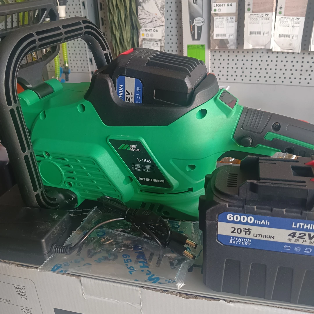 园艺用品家用大功率锂电池充电锯