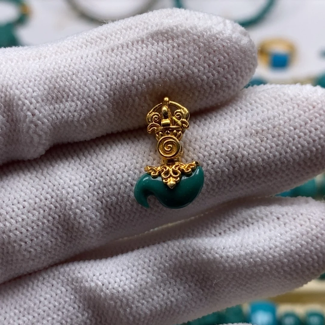 绿松石18K金镶嵌珠宝奇石A1011