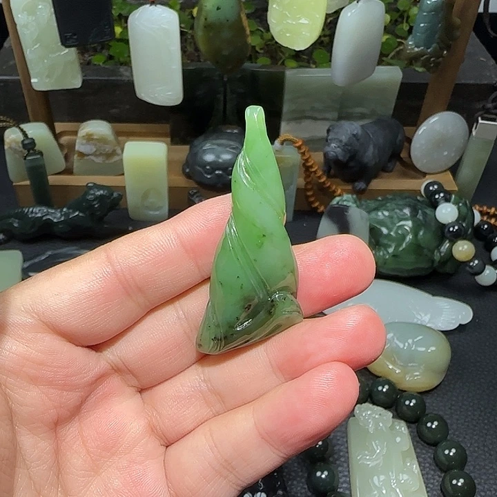 和田玉未镶嵌挂件