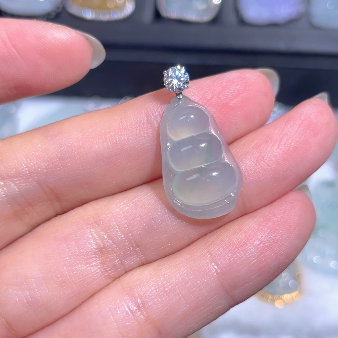 颈饰18K金镶嵌翡翠翡翠