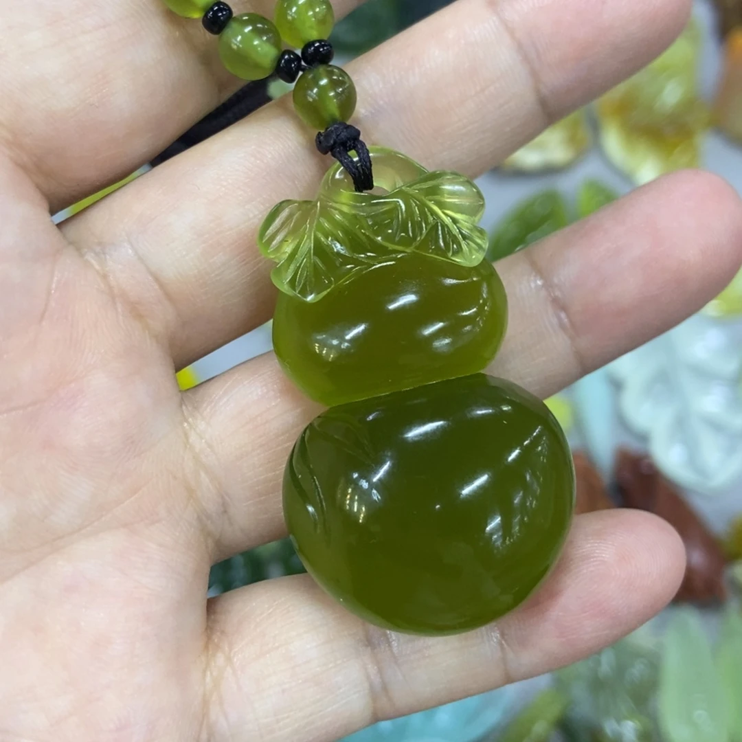 未镶嵌蛇纹石玉挂件