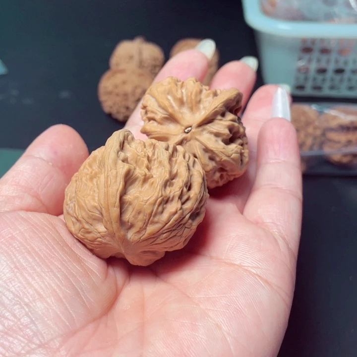 文玩核桃把件绒*野狼38