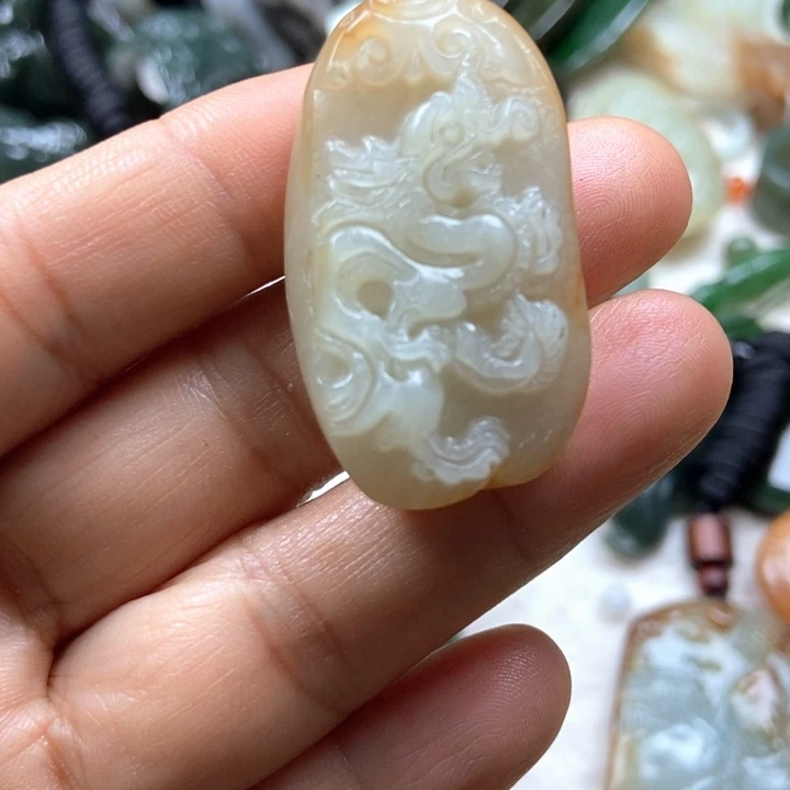 颈饰未镶嵌和田玉