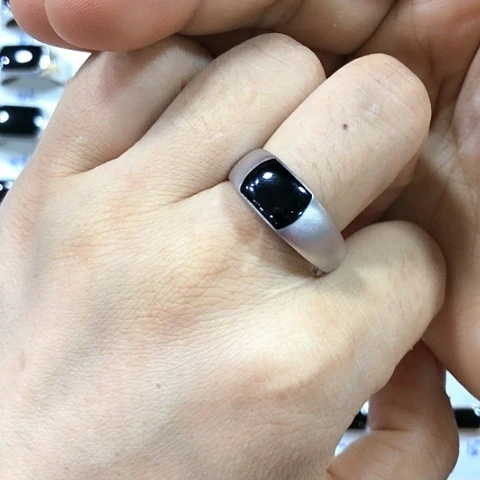 18K金镶嵌戒指翡翠吴***耀缅甸天然A货翡翠