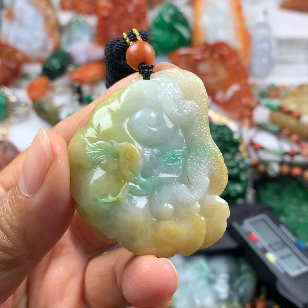 翡翠未镶嵌颈饰挂件