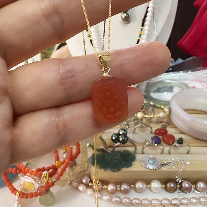 南红玛瑙银S925镶嵌颈饰卡15.8方糖雕刻花有结构带链子
