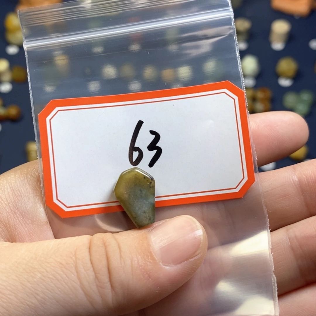 【闪购商品】蛇纹石玉配珠未镶嵌?